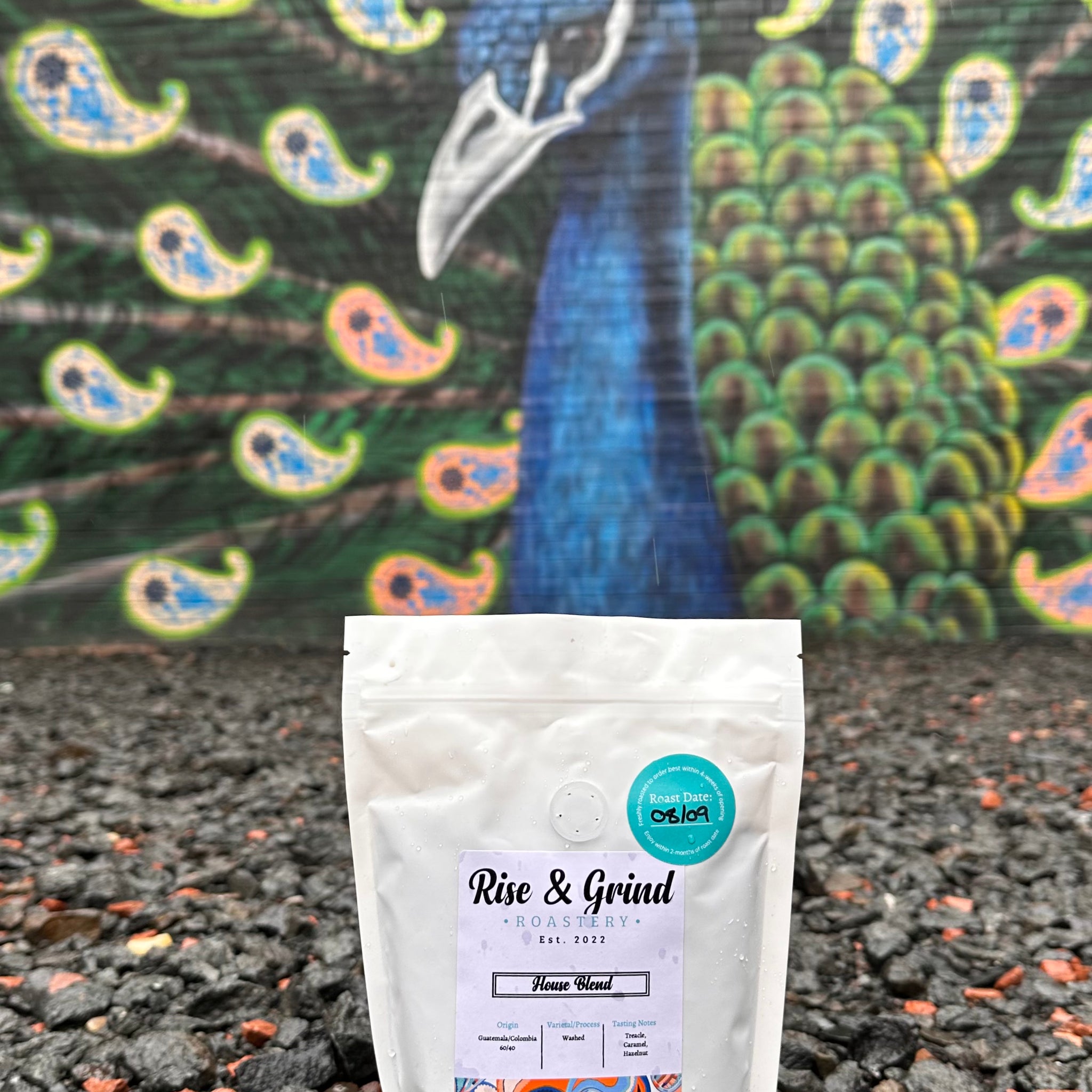 A freshly roasted speciality coffee Blend. Roasted for espresso & filter coffee with notes of chocolate, treacle & caramel. Front retail coffee bag view