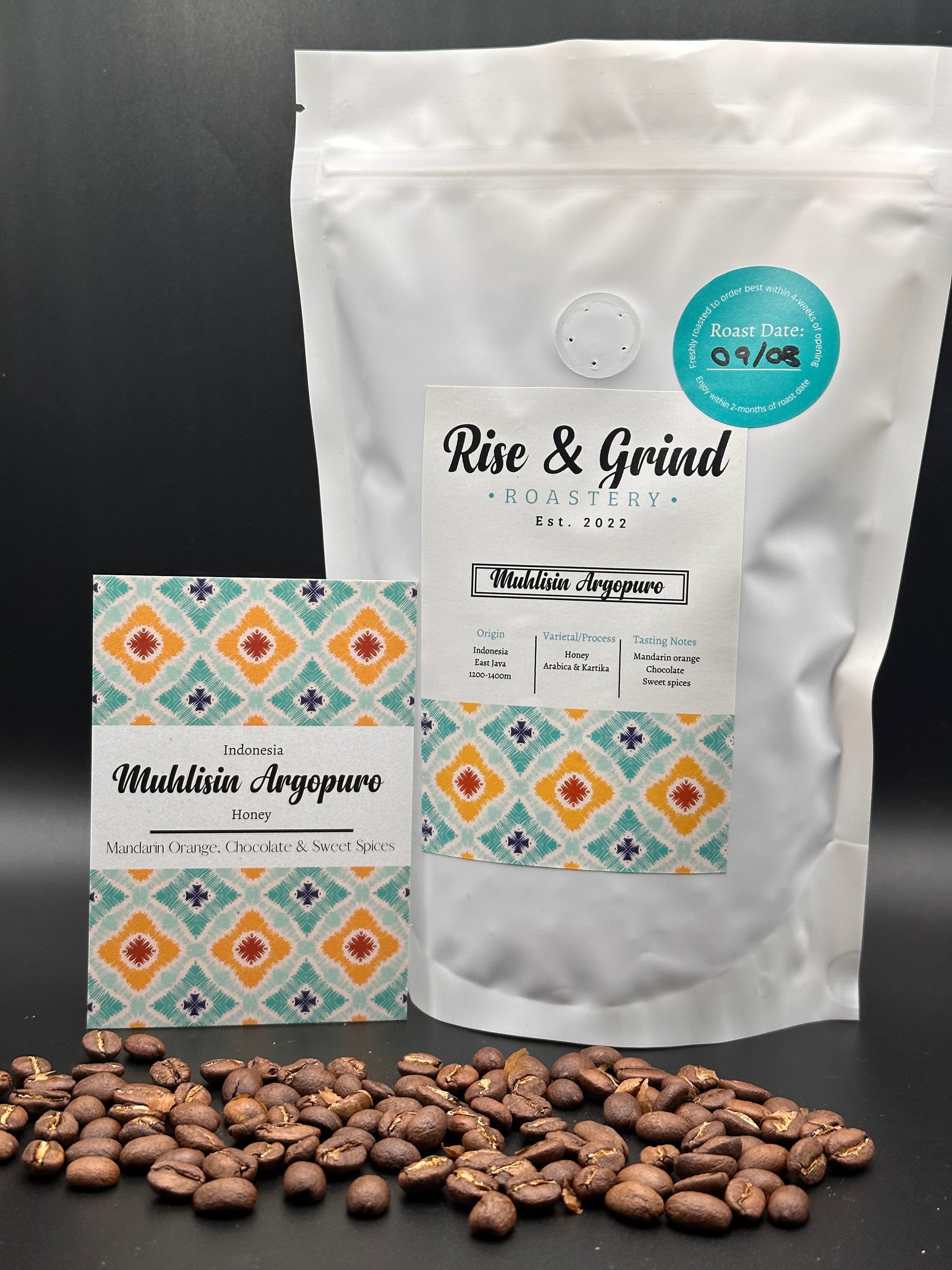 Experience the allure of our Indonesian speciality coffee, captured in this enticing image of freshly roasted beans. Savour the harmonious blend of Mandarin orange, rich chocolate, and warm cinnamon notes, encapsulated in every sip. Let the aroma transport you to the lush landscapes of Indonesia, where coffee craftsmanship meets unparalleled flavour